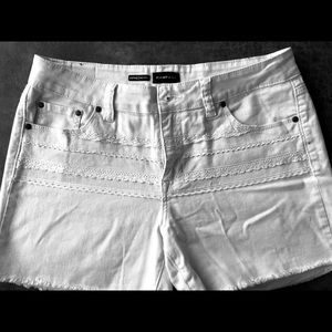 White Jean shorts Rampage 16W